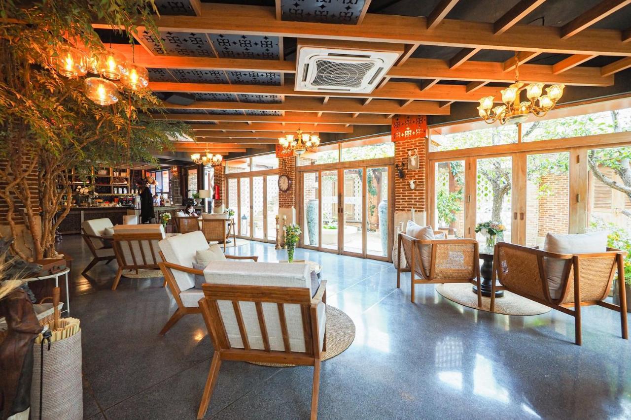 Sanae' Oldtown Hotel Chiang Mai Buitenkant foto