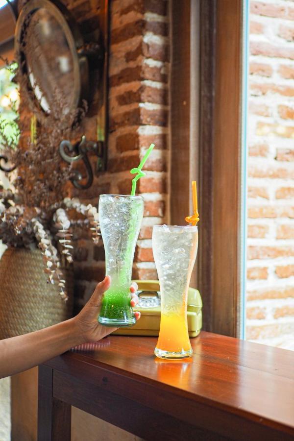 Sanae' Oldtown Hotel Chiang Mai Buitenkant foto