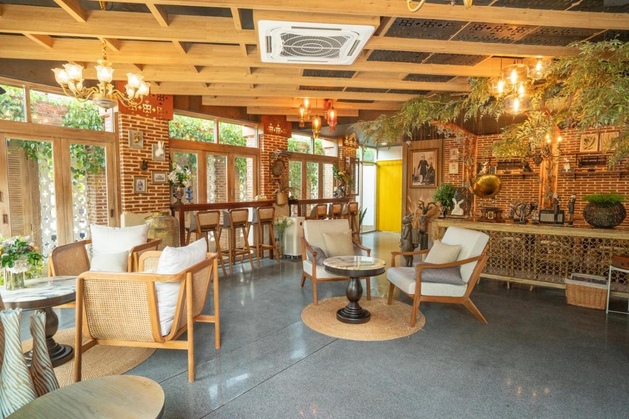 Sanae' Oldtown Hotel Chiang Mai Buitenkant foto